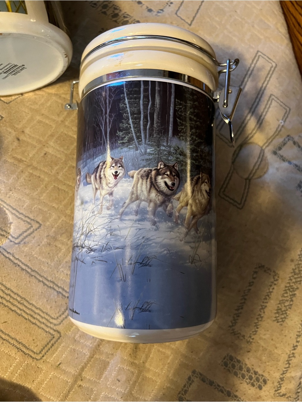 Canister
